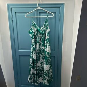 NWT Really Cute Green & White Sundress. Size XL